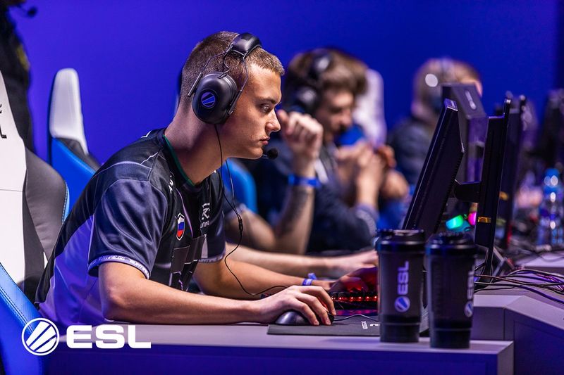 NAVI veteran Denis “seized” Kostin retires from Counter-Strike